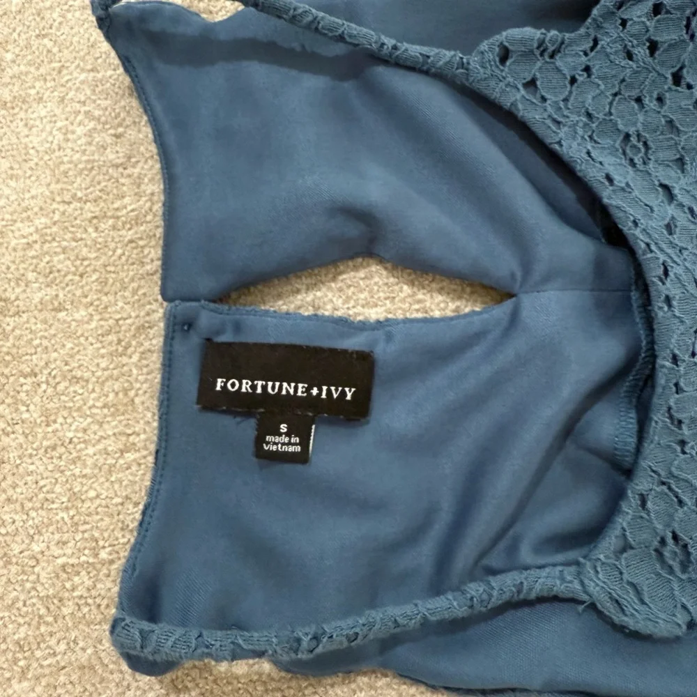 NWOT*** Teal Lace Women's Tank Top - Picture 3 of 3